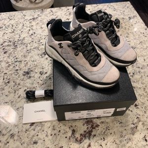Chanel fabric and suede calfskin gray / black sneakers